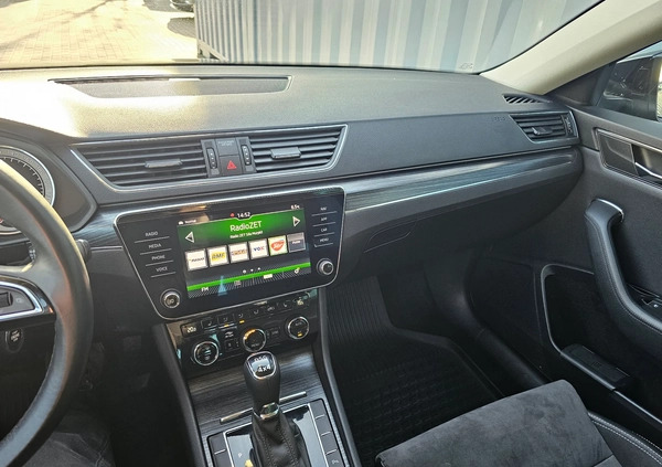 Skoda Superb cena 109347 przebieg: 113762, rok produkcji 2019 z Żychlin małe 466